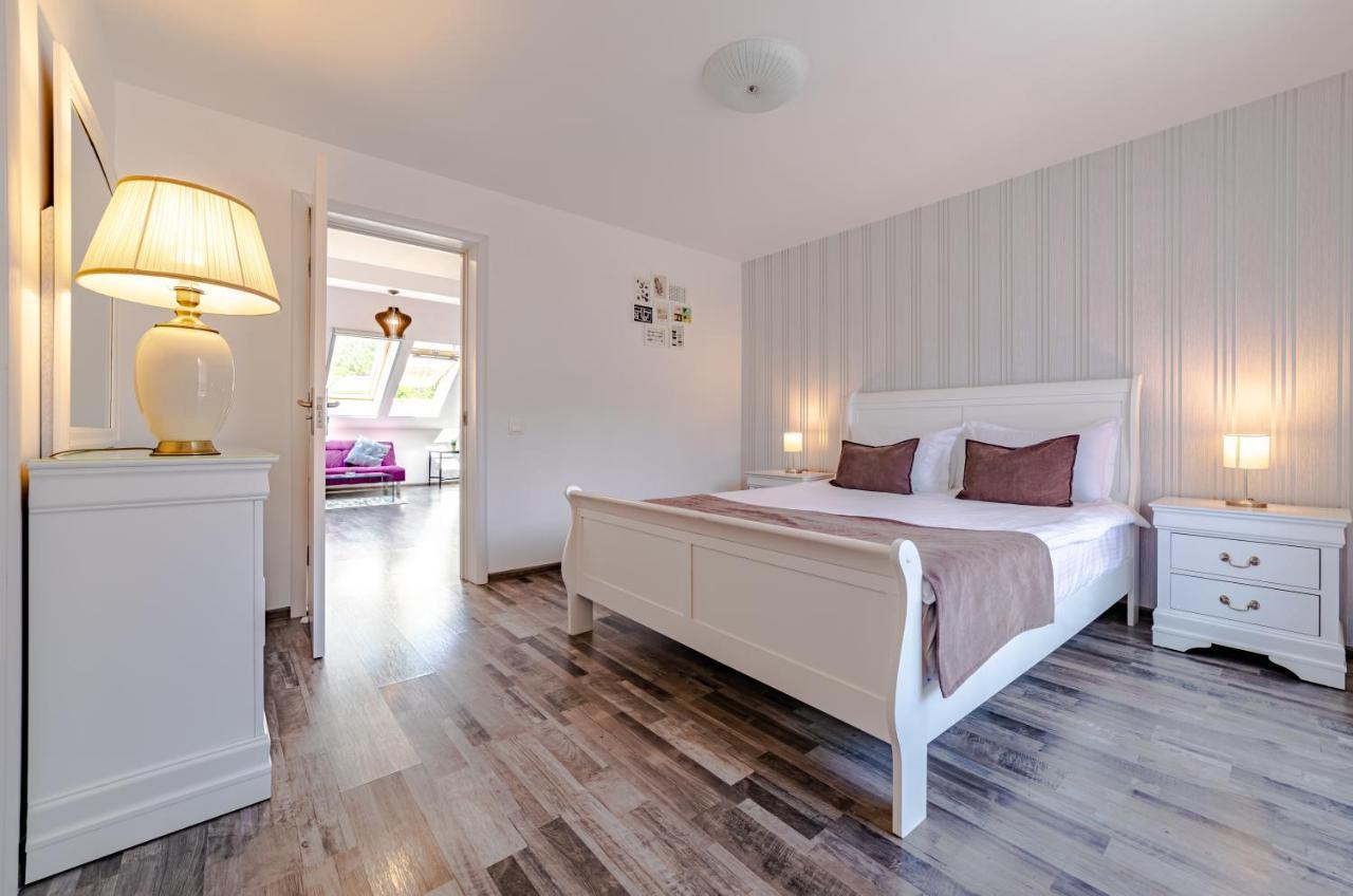Yael Luxury Apartments 2 부스테니 외부 사진