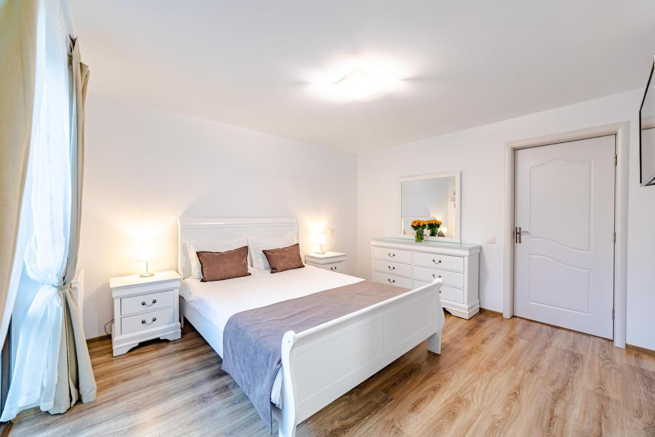 Yael Luxury Apartments 2 부스테니 외부 사진